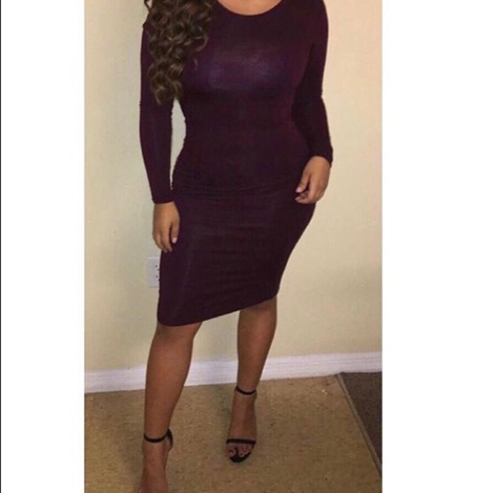 Long sleeve burgundy dress